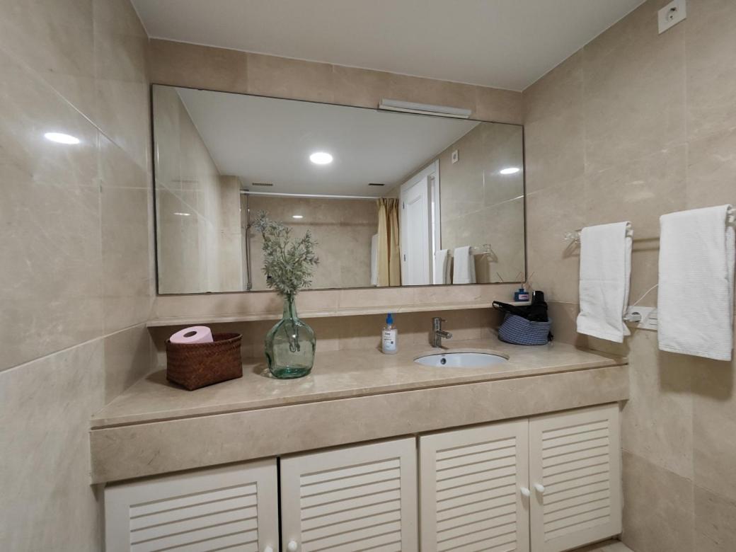 Estudio Puerto De Sotogrande 산 로케 외부 사진
